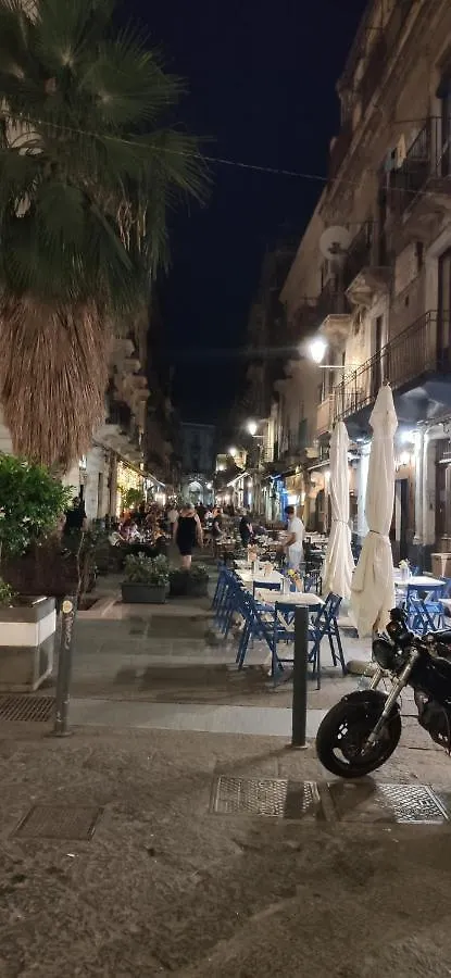 Luxury Catania Bed & Breakfast 3*,